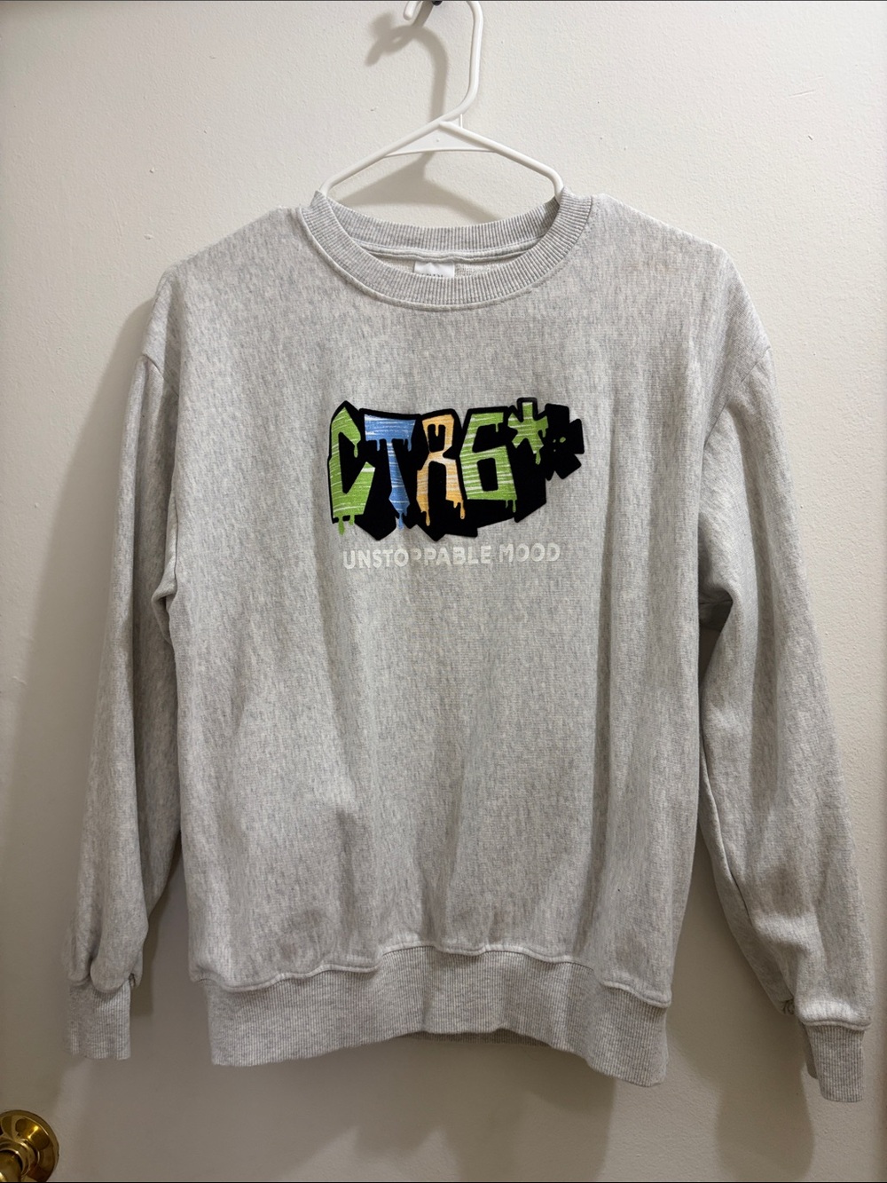 Zara Light Gray Crewneck Sweatshirt with Multicolor Graphic